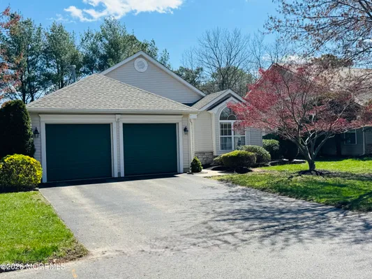 Property Slideshow image 2 of 59 | 27 rosewood dr, Lakewood, NJ, 08701