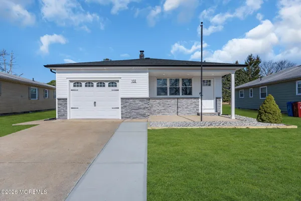 Property Slideshow image 3 of 30 | 102 bimini dr, Toms River, NJ, 08757