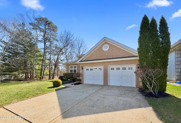 Property Slideshow image 2 of 31 | 1 bay hill rd, Jackson, NJ, 08527