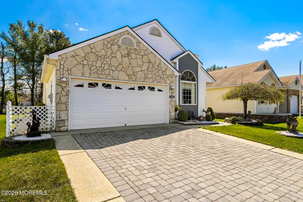 Property Slideshow image 2 of 31 | 290 jamaica blvd, Toms River, NJ, 08757
