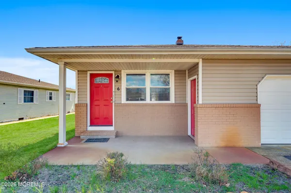 Property Slideshow image 3 of 30 | 6 corinth pl, Toms River, NJ, 08757