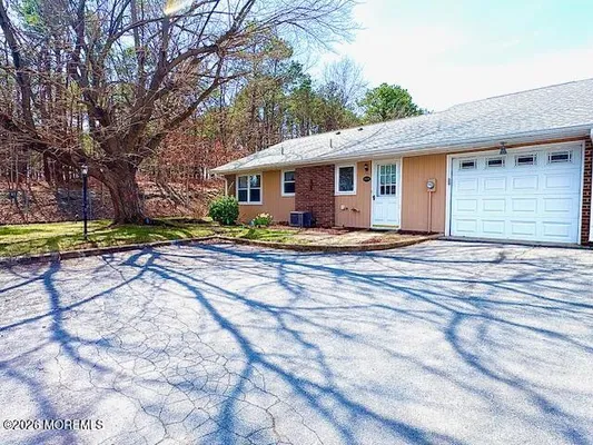 Property Slideshow image 2 of 28 | 530 portsmouth dr d, Lakewood, NJ, 08701