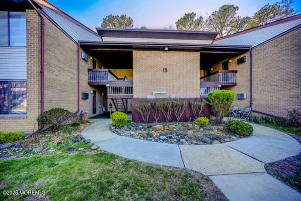 Property Slideshow image 3 of 31 | 19 pine cluster cir a, Manalapan, NJ, 07726