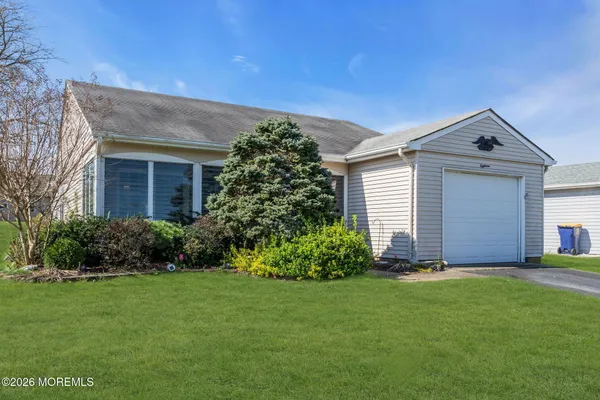 Property Slideshow image 3 of 40 | 18 leighton ln, Manchester, NJ, 08759