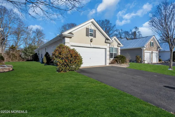 Property Slideshow image 2 of 27 | 19 turnbridge ct, Jackson, NJ, 08527