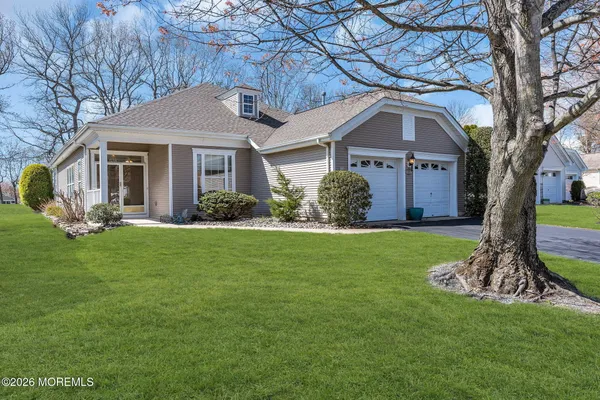 Property Slideshow image 2 of 62 | 27 greenfields dr, Lakewood, NJ, 08701