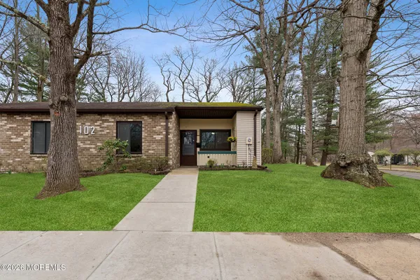 Property Slideshow image 3 of 41 | 102 arrowood rd b, Manalapan, NJ, 07726