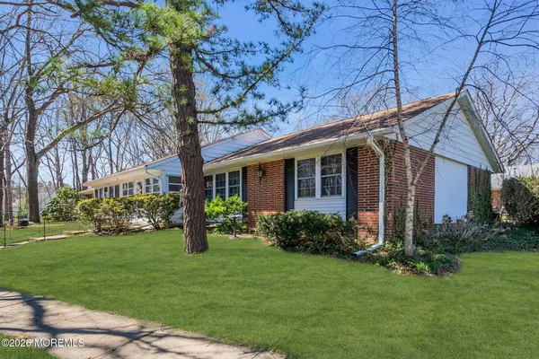 Property Slideshow image 3 of 42 | 500b thornbury ct b, Lakewood, NJ, 08701