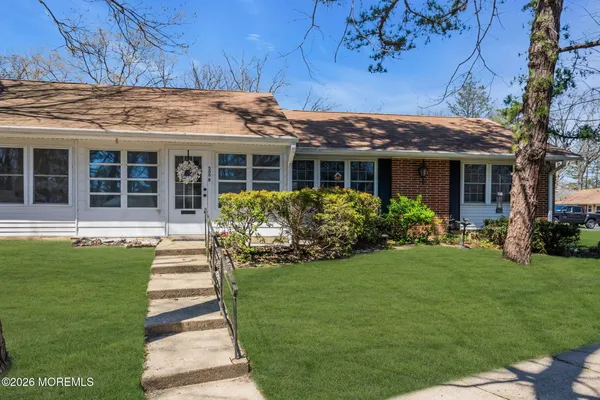 Property Slideshow image 2 of 42 | 500b thornbury ct b, Lakewood, NJ, 08701