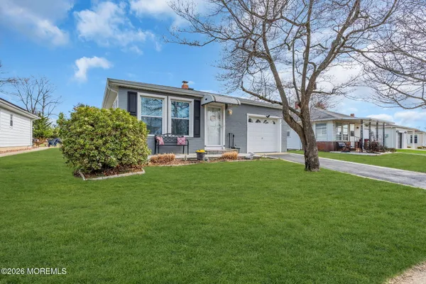 Property Slideshow image 2 of 28 | 175 liberta dr, Toms River, NJ, 08757
