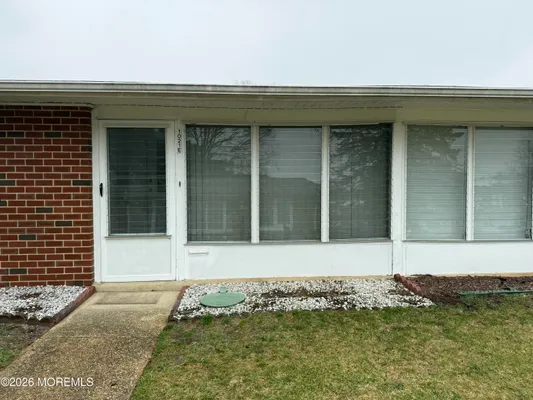 Property Slideshow image 2 of 12 | 1021 aberdeen dr e, Lakewood, NJ, 08701