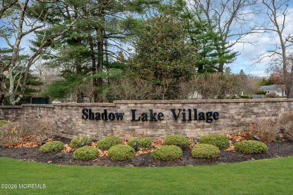 Property Slideshow image 2 of 20 | 8 manchester ct, Red Bank, NJ, 07701