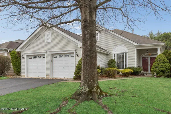 Property Slideshow image 2 of 34 | 54 silverside rd, Lakewood, NJ, 08701