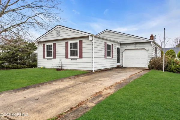 Property Slideshow image 2 of 16 | 19 plymouth dr, Toms River, NJ, 08757