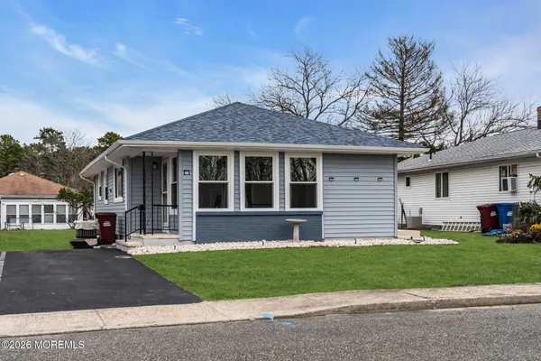 Property Slideshow image 2 of 29 | 46 falmouth st, Toms River, NJ, 08757