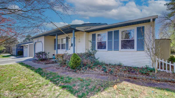 Property Slideshow image 2 of 31 | 28 westport dr section 71, Manchester, NJ, 08759