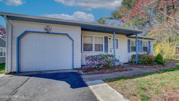 Property Slideshow image 3 of 31 | 28 westport dr section 71, Manchester, NJ, 08759