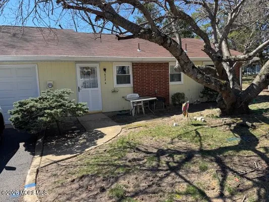 Property Slideshow image 2 of 14 | 522a thornbury ct, Lakewood, NJ, 08701