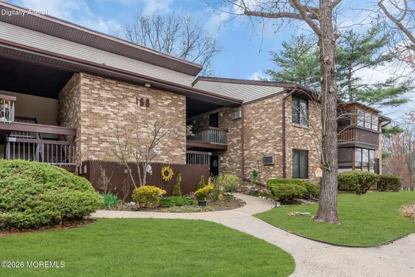 Property Slideshow image 2 of 22 | 168 amberly dr d, Manalapan, NJ, 07726