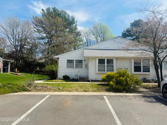 Property Slideshow image 2 of 14 | 157 hudson pkwy a, Whiting, NJ, 08759