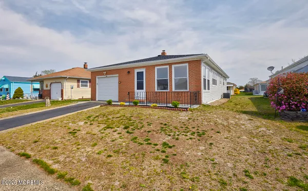 Property Slideshow image 3 of 26 | 9 mirador ct, Toms River, NJ, 08757