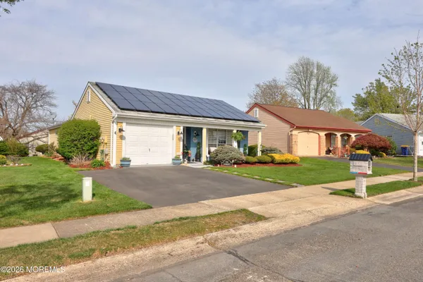 Property Slideshow image 3 of 49 | 14 harrow pl, Manchester, NJ, 08759