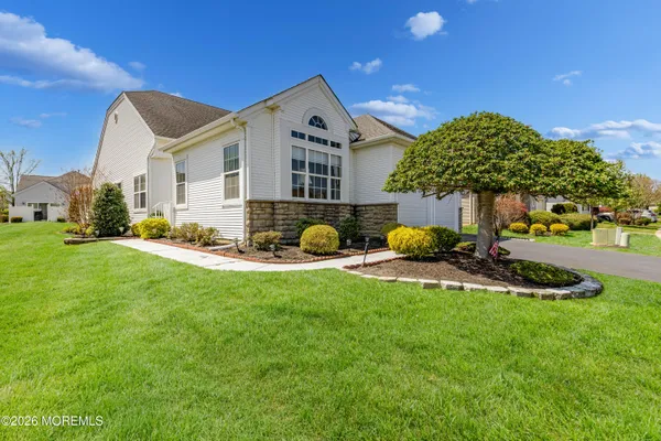 Property Slideshow image 3 of 66 | 10 frances ct, Manchester, NJ, 08759