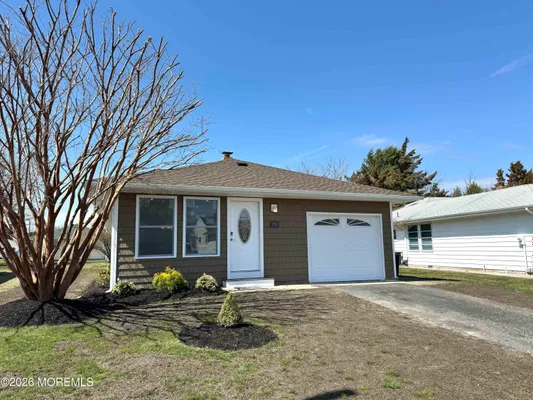 Property Slideshow image 2 of 18 | 339 curacao st, Toms River, NJ, 08757