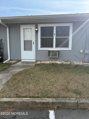 Property Slideshow image 2 of 18 | 479 dartmoor ct b, Lakewood, NJ, 08701