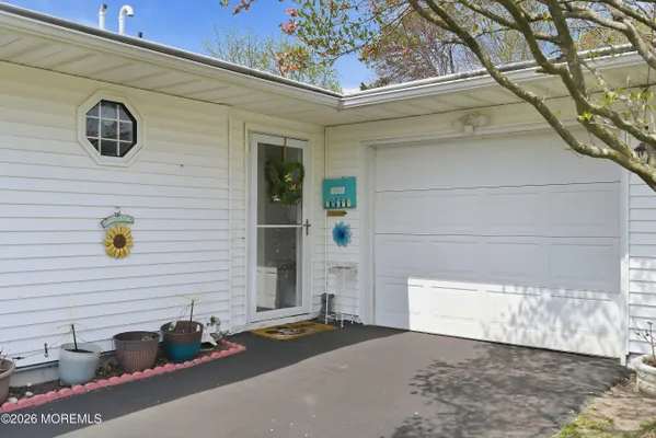 Property Slideshow image 2 of 31 | 3 logan ct, Brick, NJ, 08724