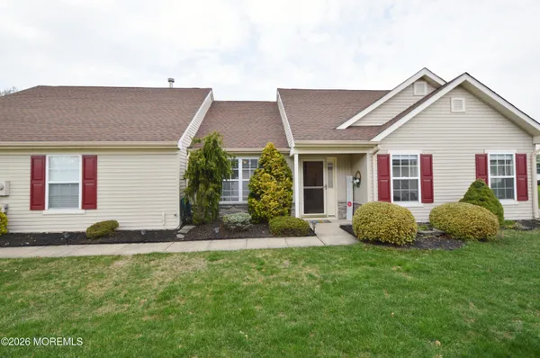 Property Slideshow image 3 of 63 | 2725 brookdale ct, Toms River, NJ, 08755