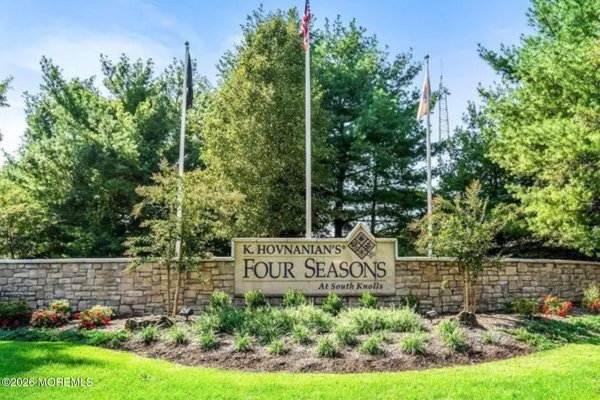 Property Slideshow image 3 of 44 | 39 marlow dr, Jackson, NJ, 08527