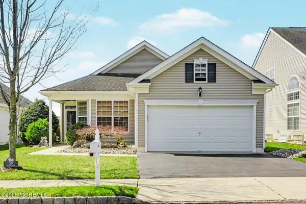 Property Slideshow image 2 of 44 | 39 marlow dr, Jackson, NJ, 08527