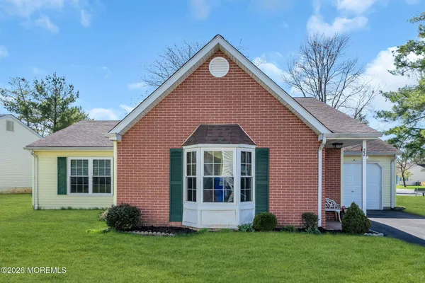Property Slideshow image 3 of 48 | 22 farnworth close 1000, Freehold, NJ, 07728
