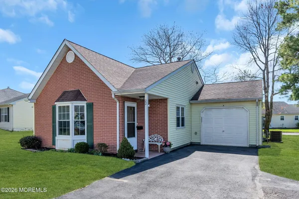 Property Slideshow image 2 of 48 | 22 farnworth close 1000, Freehold, NJ, 07728