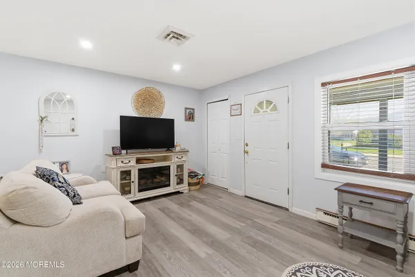 Property Slideshow image 3 of 18 | 1018b aberdeen dr, Lakewood, NJ, 08701