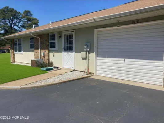 Property Slideshow image 3 of 44 | 27d cambridge cir, Manchester, NJ, 08759