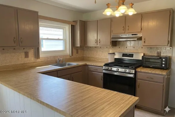 Property Slideshow image 3 of 15 | 7 pavilion st, Toms River, NJ, 08757