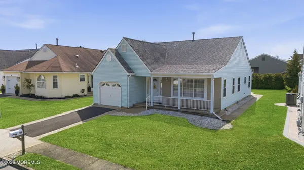 Property Slideshow image 3 of 66 | 96 narberth way, Toms River, NJ, 08757