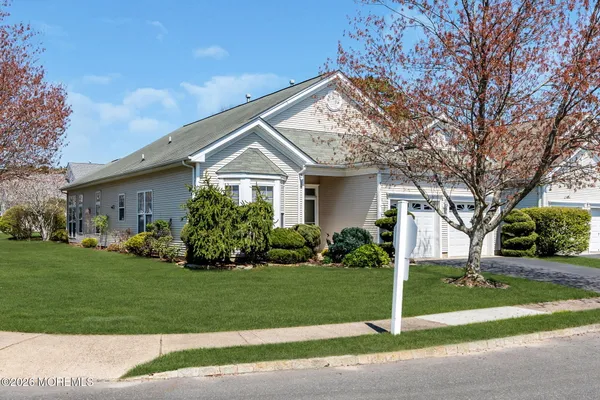 Property Slideshow image 2 of 56 | 2 heathersway ct, Lakewood, NJ, 08701