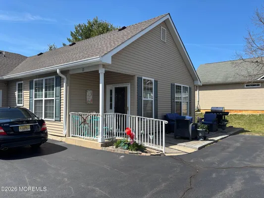 Property Slideshow image 3 of 62 | 20 winkle ct, Whiting, NJ, 08759