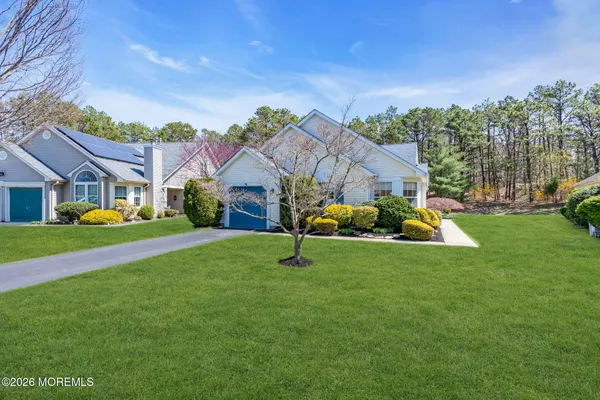 Property Slideshow image 3 of 26 | 2621 meadow lake dr, Toms River, NJ, 08755