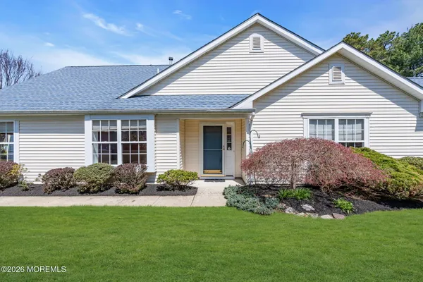 Property Slideshow image 2 of 26 | 2621 meadow lake dr, Toms River, NJ, 08755