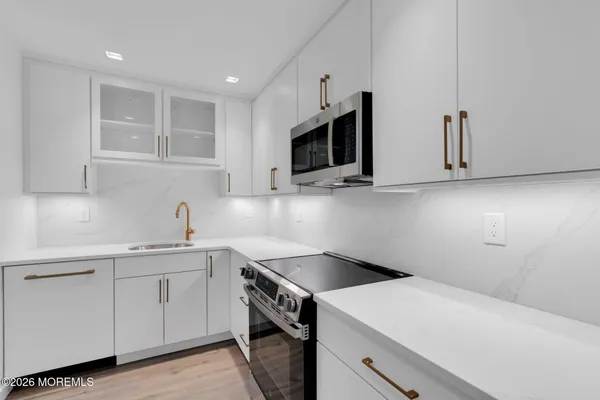 Property Slideshow image 3 of 37 | 42 lexington ct, Red Bank, NJ, 07701