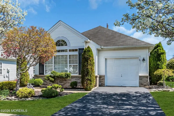 Property Slideshow image 2 of 56 | 79 halsted dr, Manchester, NJ, 08759