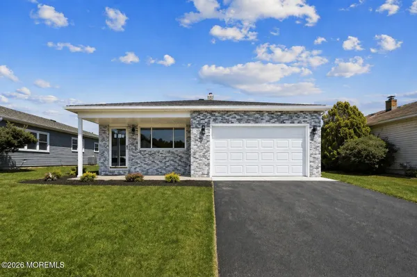 Property Slideshow image 2 of 32 | 8 tijuana ct, Berkeley, NJ, 08721