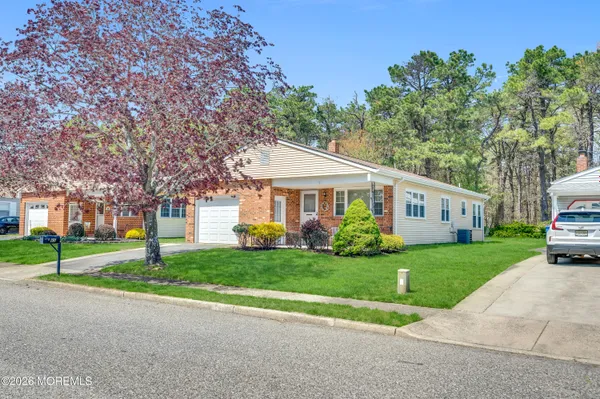 Property Slideshow image 2 of 40 | 85 troumaka st, Toms River, NJ, 08757