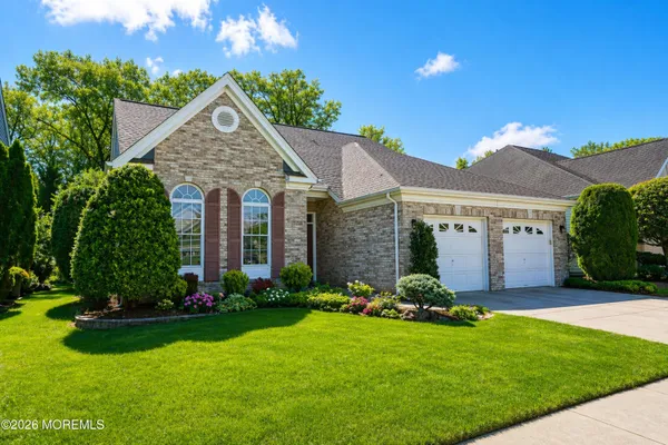 Property Slideshow image 2 of 39 | 7 cog hill ct, Jackson, NJ, 08527