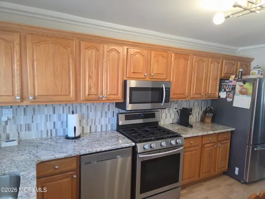 Property Slideshow image 3 of 20 | 7 augusta ct, Toms River, NJ, 08757