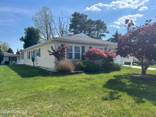 Property Slideshow image 2 of 16 | 25 thames pl, Brick, NJ, 08723